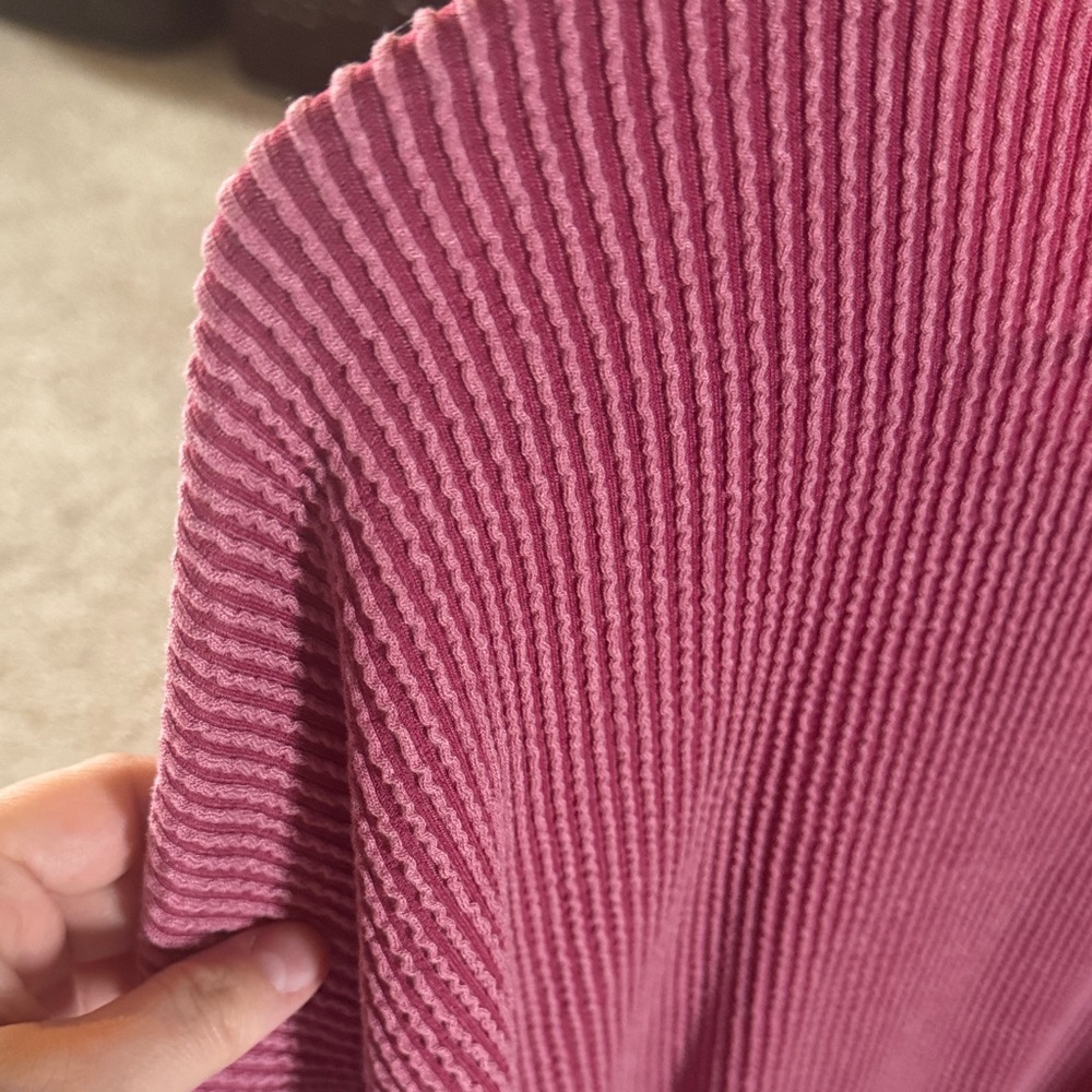 BiBi Pink Ribbed V‑Neck Pocket Top - Picture 4 of 6